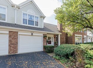4072 Newport Ln, Arlington Heights, IL 60004