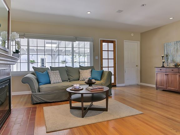 2nd image of 748 Irving Dr