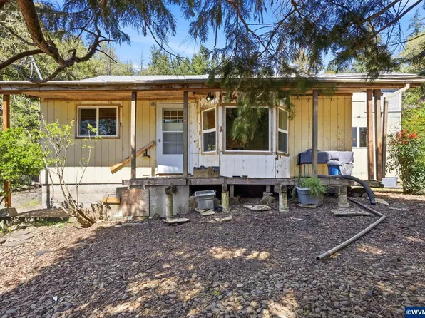 38775 Golden Valley Dr, Lebanon, OR 97355