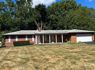 260 Nesbit Ln, Rochester Hills, MI 48309