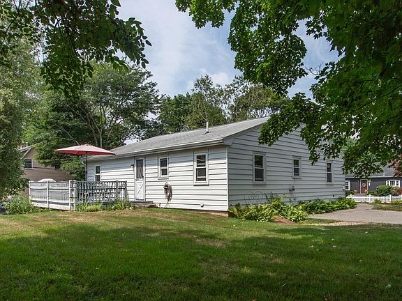 2nd image of 406 Chandler St