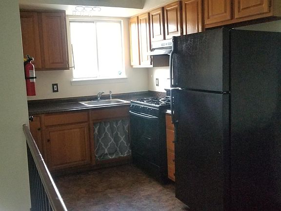 4th image of 6 Revere Ln #F