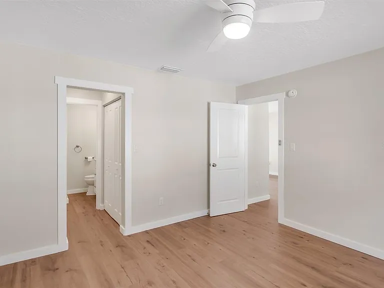 14717 Sunset St — Photo 9