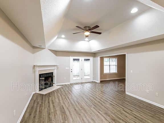 3rd image of 834 Weatherby Dr