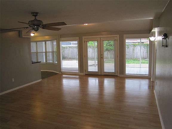 3rd image of 7807 N Matanzas Ave