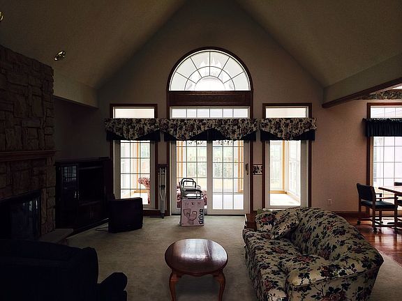 5th image of 1305 Putnam Howe Dr