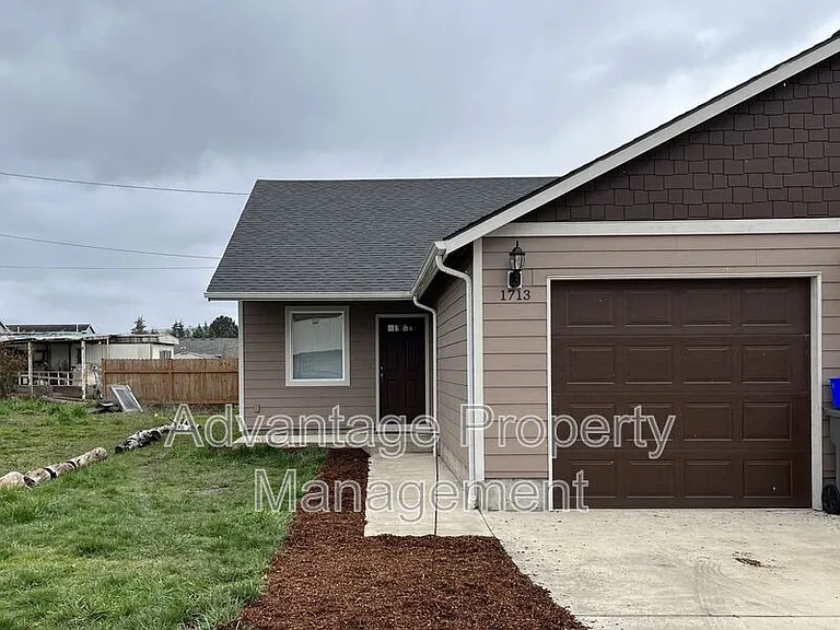 1711 S 9th St — Photo 18