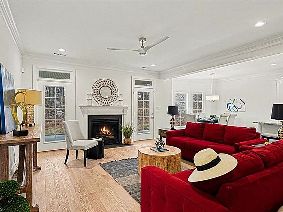 4th image of 19 Asher Ln