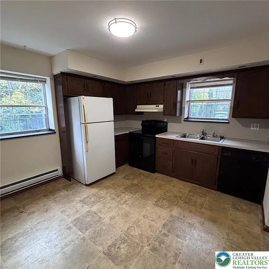 2027 Willow Park Rd — Photo 2