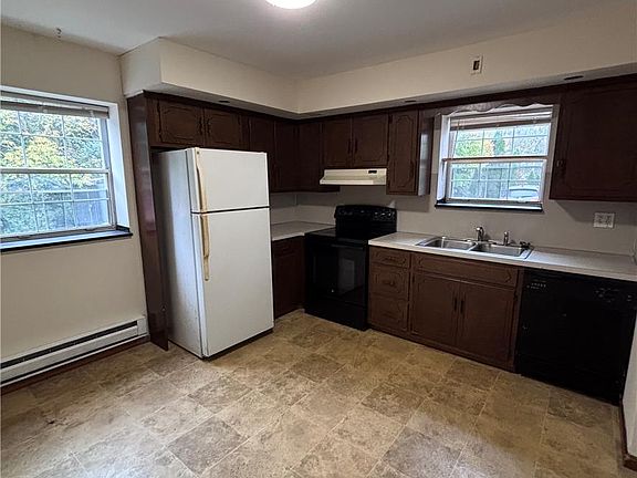 2nd image of 2027 Willow Park Rd #10