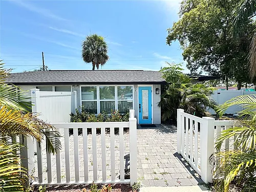 4521 Edgewater Dr #2 Photo 1