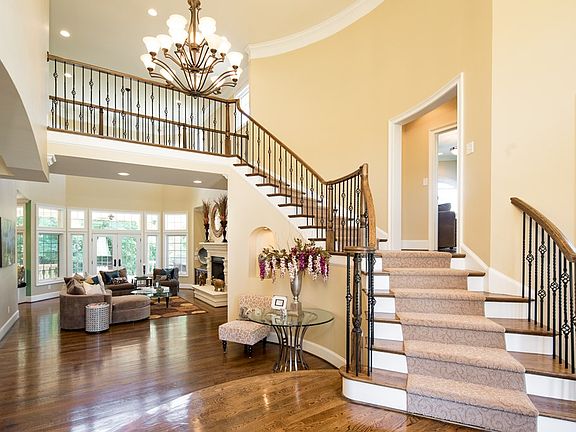 2nd image of 132 Kensington Ct