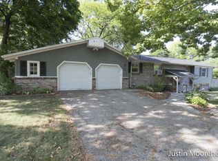 1908 Menominee Dr SE, Grand Rapids, MI 49506
