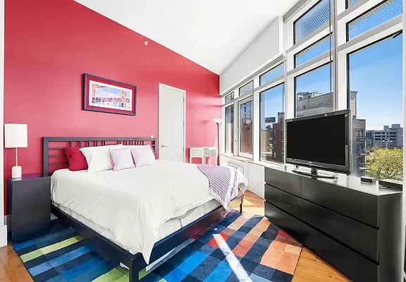 4th image of 10-17 Jackson Ave #5C
