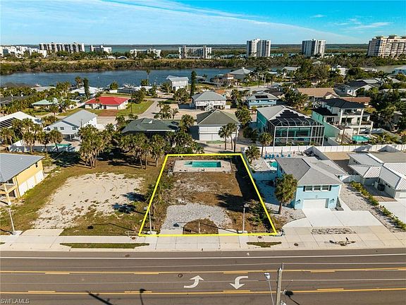 4th image of 7965 Estero BLVD
