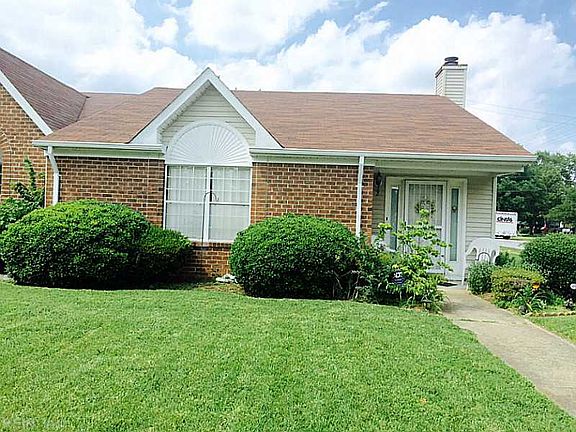 4th image of 2 Holly Hill Ln