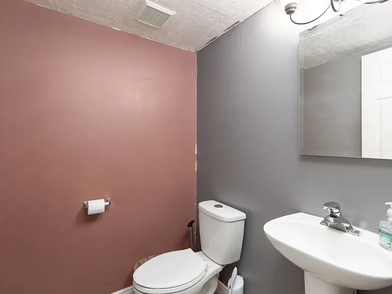 824 E 760 N — Photo 10