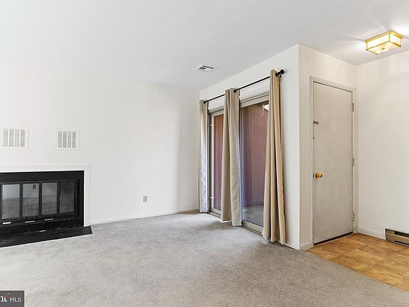 4th image of 819 Brian Dr
