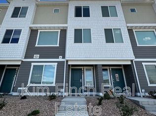 887 E Seaside St, Lehi, UT 84043