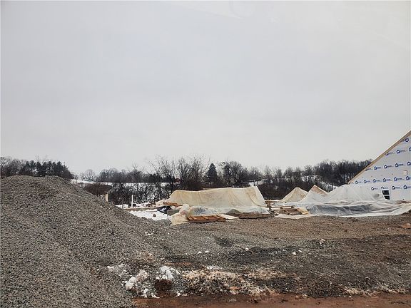 4th image of 285 Olivia Dr