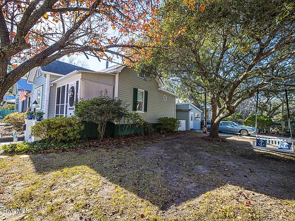 5th image of 319 Clarendon Avenue