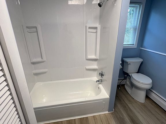 4th image of 13 Dickinson Ave Floor 2