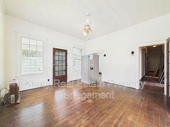 5th image of 223 General Gardner Ave