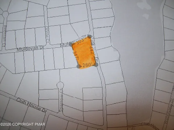 843 & 844 Tinkwig Dr, Hawley, PA 18428