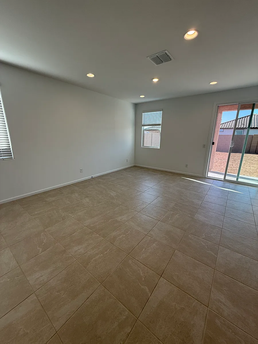 Building Photo - 9833 W Monterey Way