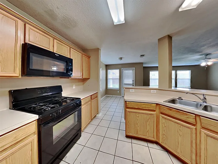 8030 Echinacea Dr — Photo 2
