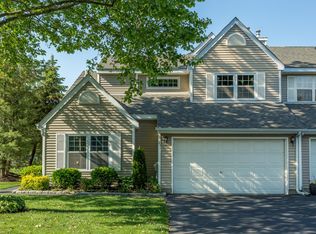 41 Mystic Cir, Bay Shore, NY 11706