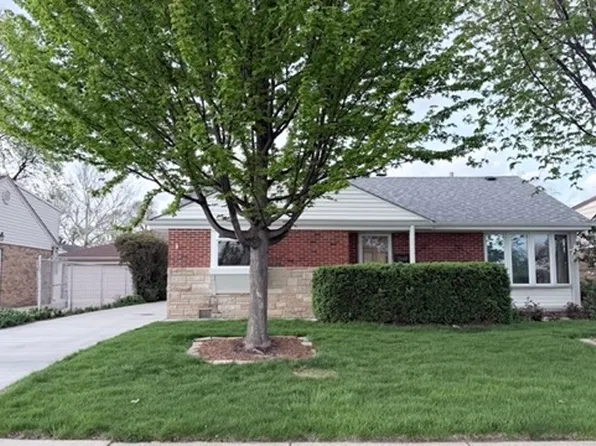7340 Lake St, Morton Grove, IL 60053