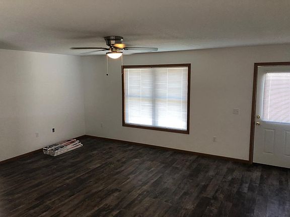 4th image of 405 E Cottonwood St #A