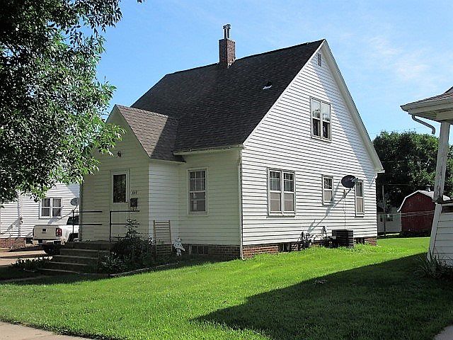 1st image of 640 N Cedar St