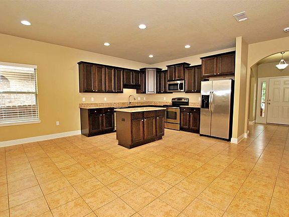 3rd image of 2565 Redford Dr