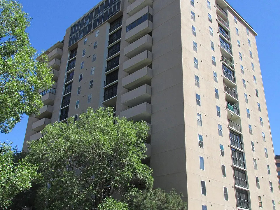 2 Adams St #302