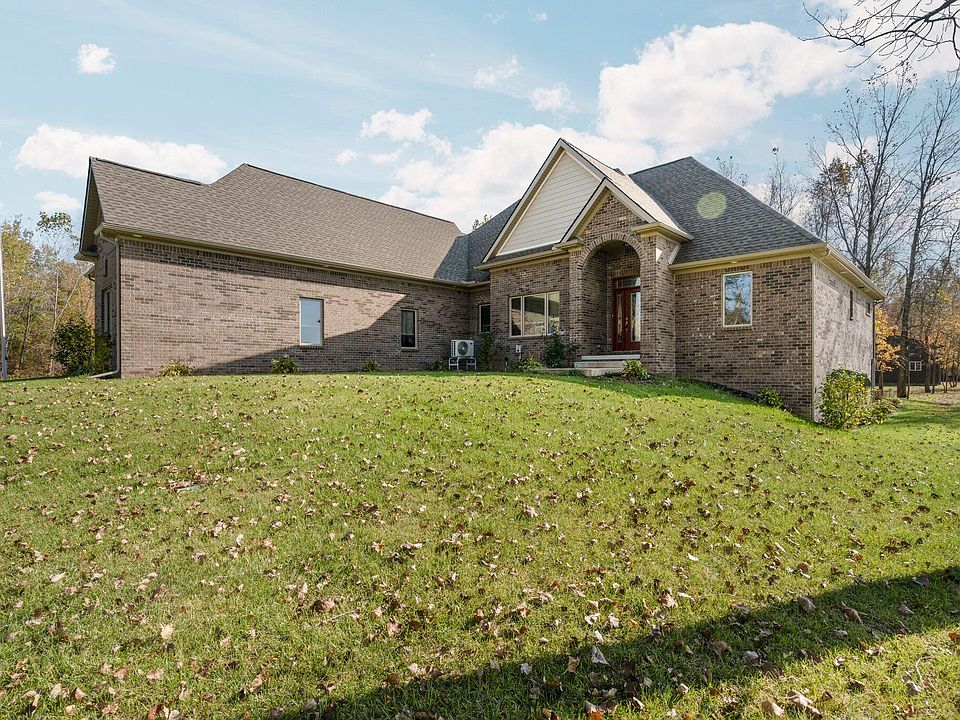 1st image of 7102 Avey Ln