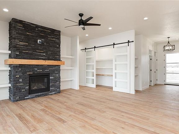 5th image of 2565 Kaley Ln
