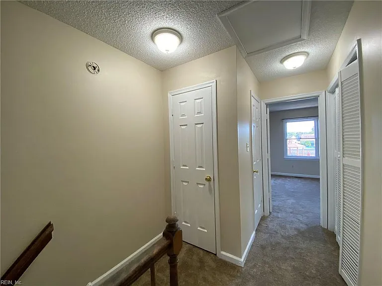 1924 Darnell Dr — Photo 9