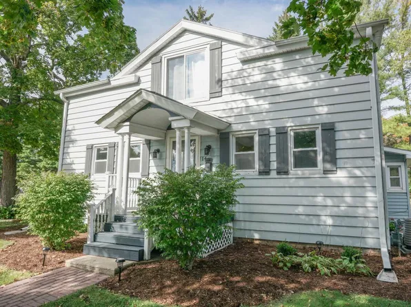 14 West Jefferson STREET, Elkhorn, WI 53121