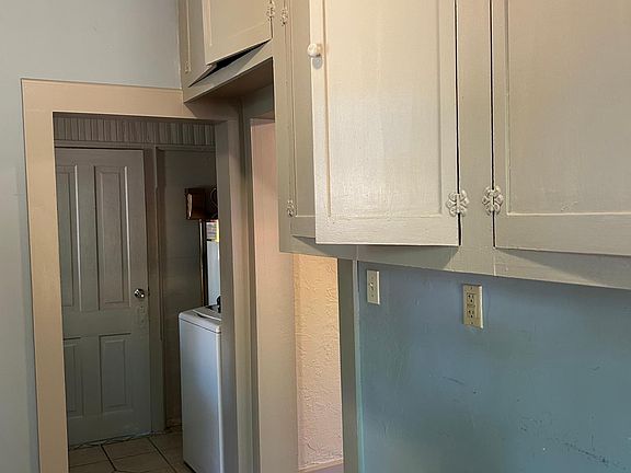4th image of 1324 NW 6th Pl #A