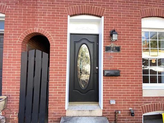 2nd image of 1714 Light St