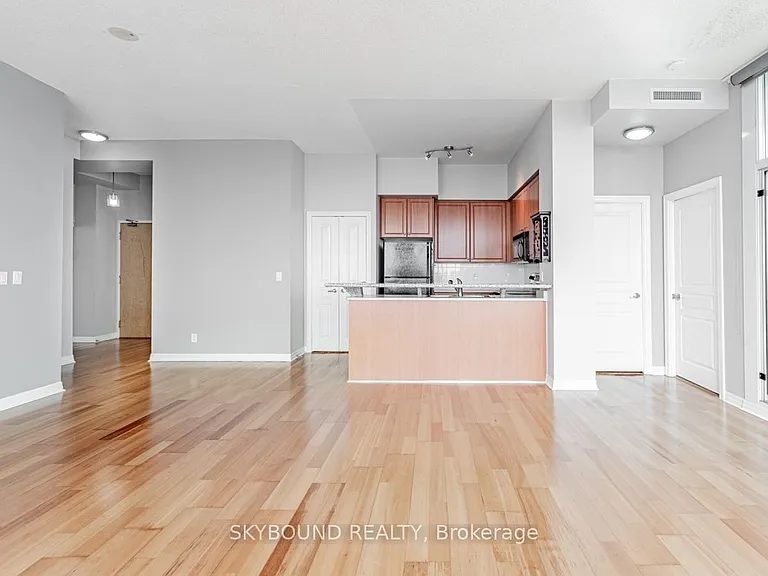 220 Burnhamthorpe Rd W #3202 — Photo 5