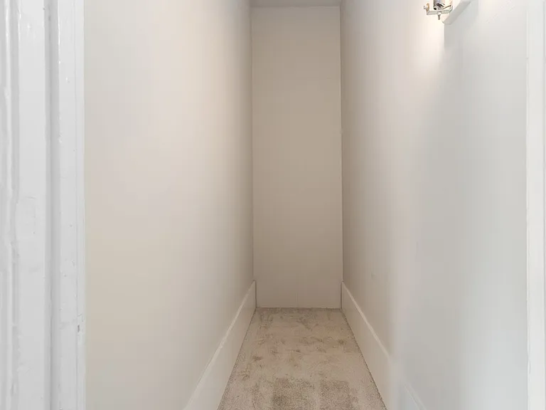 1718 Lincoln Ave - 1 bedroom | 1 bath | Lower front unit — Photo 11