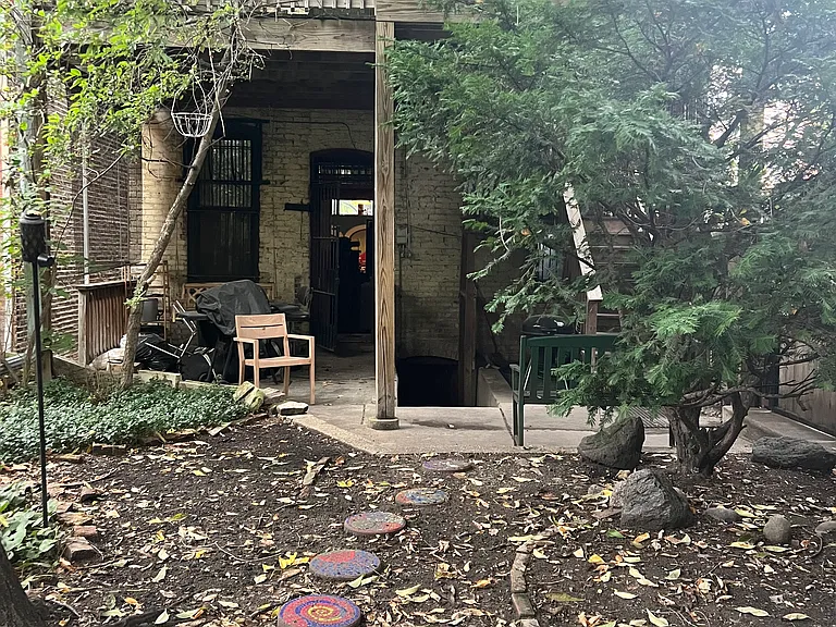 N Paulina St — Photo 21