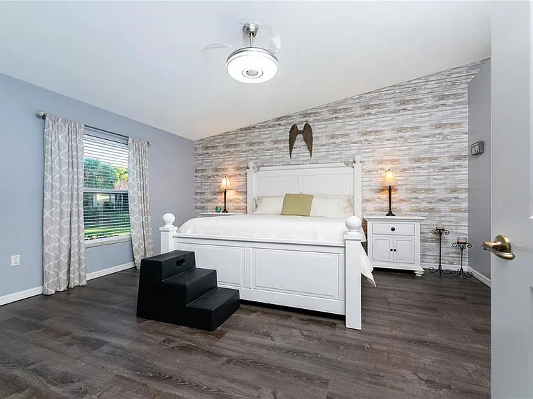 319 Monaco Dr #8 — Photo 16