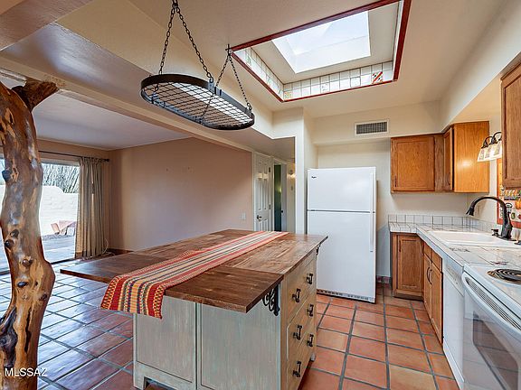 3rd image of 612 W Placita Nueva