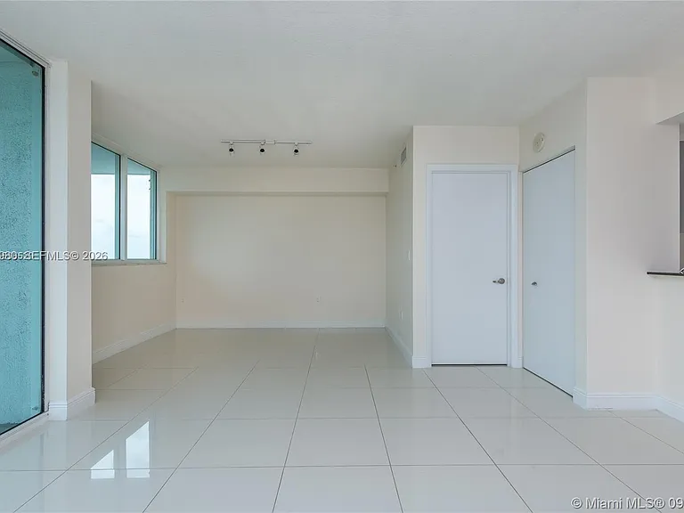 1871 NW South River Dr #902 — Photo 19