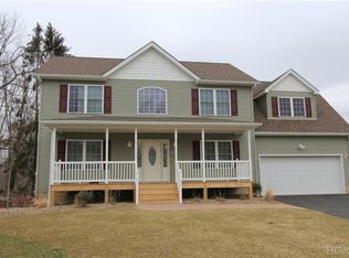 16 Stacey Ct, Peekskill, NY 10566