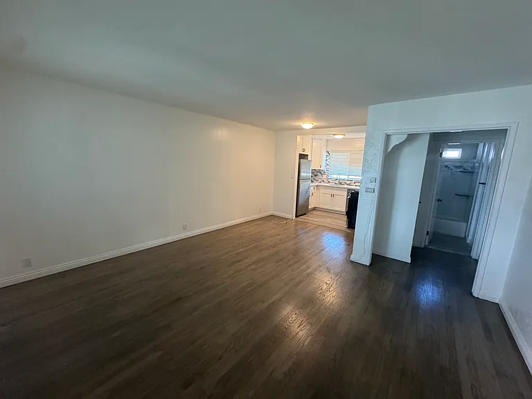70 Glendora Ave #11 — Photo 5